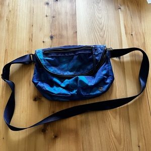 Lululemon festival cross body